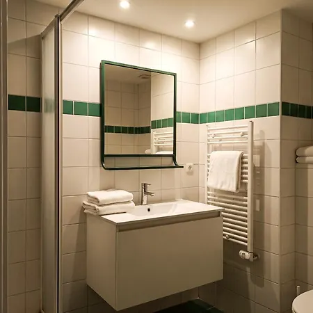 Hotel The Emerald Penthouses - Da Rocha